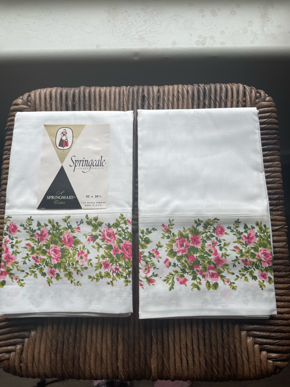 Vintage Springmaid 100% Cotton Combed Percale 2 Floral Pillow Cases 42”x38" NOS